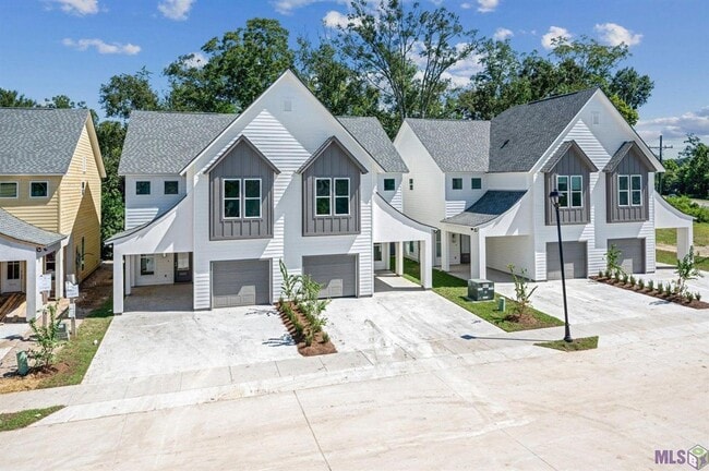 property at 607 Lake Shelf Dr