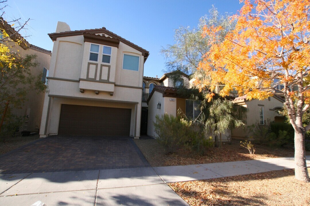 7541 Crooked Branch St in Las Vegas, NV - Building Photo