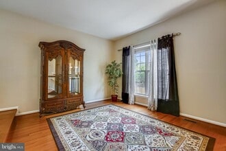 45832 Edwards Terrace in Sterling, VA - Building Photo - Building Photo