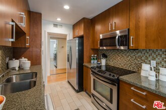 4407 Francis Ave, Unit 101 in Los Angeles, CA - Building Photo - Building Photo