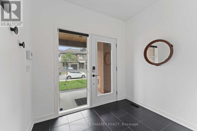 192 Larimar Cir in Ottawa, ON - Building Photo - Building Photo