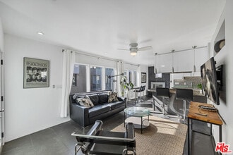 11 24th Ave in Los Angeles, CA - Building Photo - Building Photo