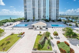1201 S Ocean Dr, Unit 405S in Hollywood, FL - Building Photo