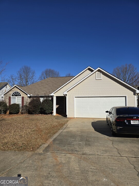 5420 Yellow Pine Dr in Mcdonough, GA - Building Photo