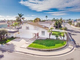 19201 Sherborne Ln in Huntington Beach, CA - Building Photo