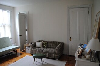 204 Wooster St, Unit Second Floor in New Haven, CT - Foto de edificio - Building Photo
