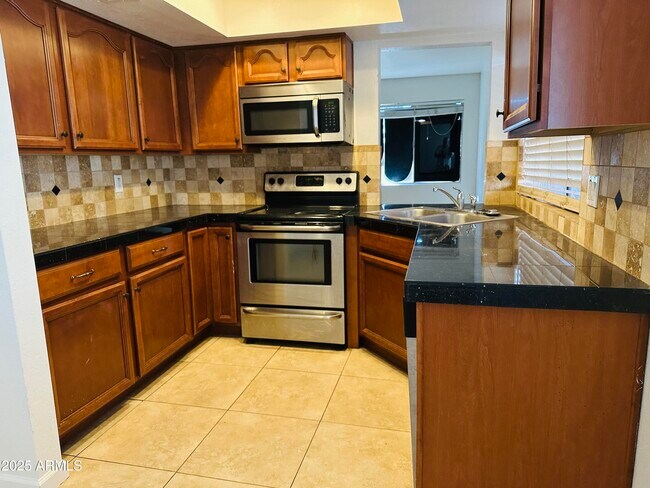 6209 W Nancy Rd in Glendale, AZ - Building Photo - Building Photo