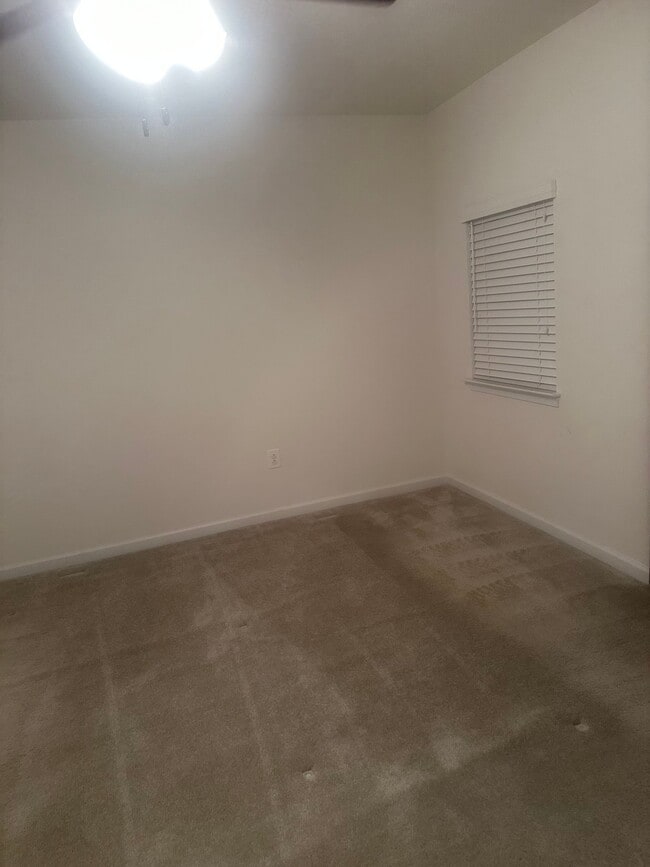 5180 Mudville Ln in Waldorf, MD - Foto de edificio - Building Photo