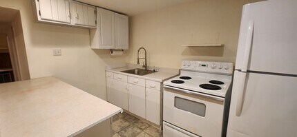 702 Plum St SW, Unit 1 in Vienna, VA - Building Photo - Building Photo