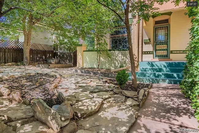 2227 N Gilpin St, Unit Down