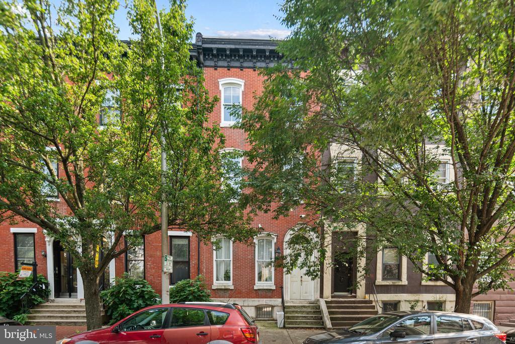 1832 Green St in Philadelphia, PA - Building Photo