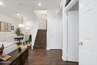 545 Lorabel Way in Simi Valley, CA - Building Photo - Building Photo