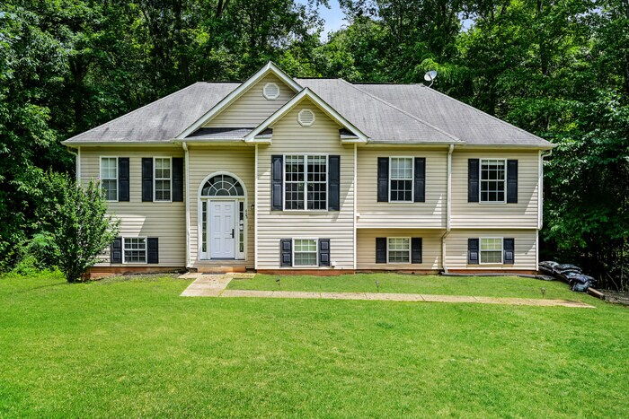 425 Misty Brook Ct in Hampton, GA - Building Photo