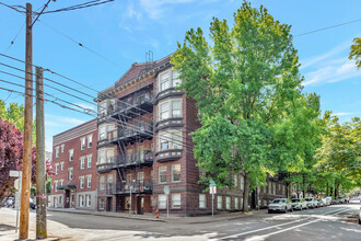 Wilmar Apartments in Portland, OR - Building Photo - Building Photo