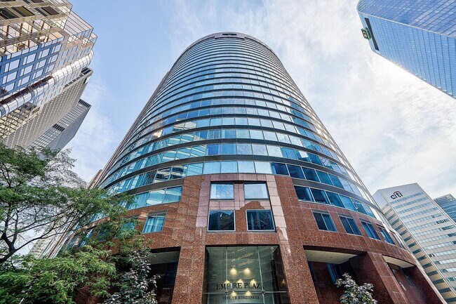 33 University Ave in Toronto, ON - Building Photo - Building Photo