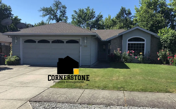 741 Summer Glen Dr in Medford, OR - Building Photo
