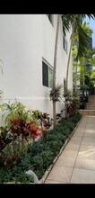 150 SW 10th St in Miami, FL - Building Photo - Building Photo