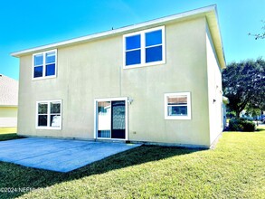 8337 Whitmire Ct in Jacksonville, FL - Foto de edificio - Building Photo