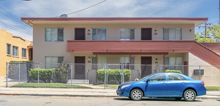 3800 Shafter Ave in Oakland, CA - Foto de edificio - Building Photo