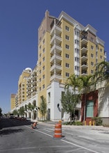 The Palace at Coral Gables in Coral Gables, FL - Foto de edificio - Building Photo
