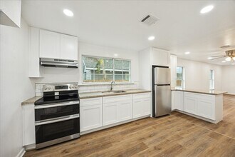 1803 Simpson St in Houston, TX - Building Photo - Building Photo