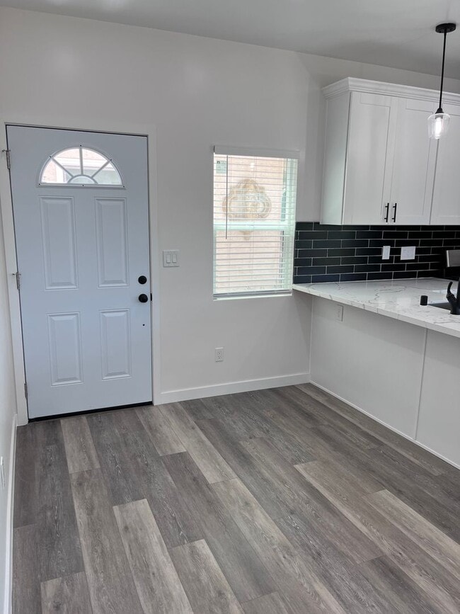5215-5217 Catoctin Dr in San Diego, CA - Building Photo - Building Photo