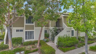 26316 Los Viveros in Mission Viejo, CA - Building Photo