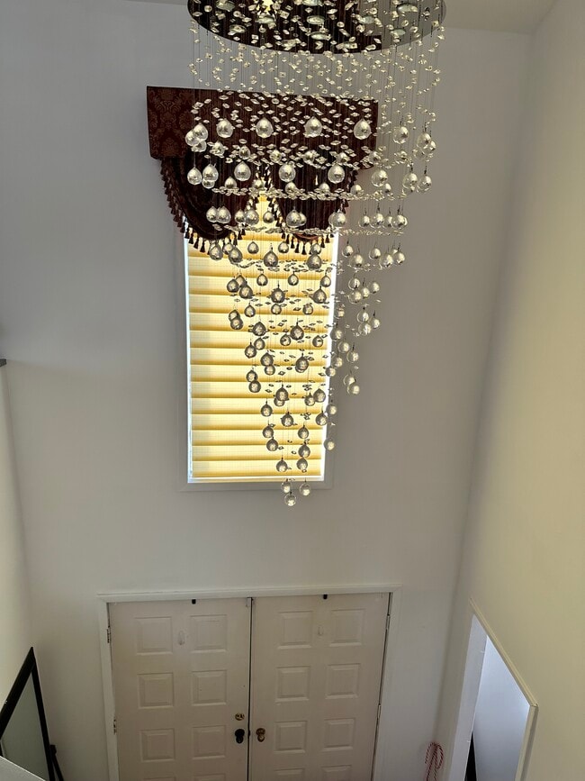 14 Nagle Ln in Central Islip, NY - Foto de edificio - Building Photo