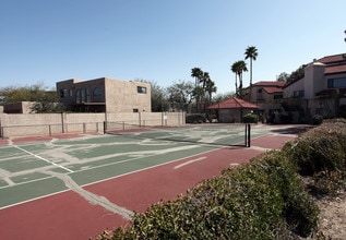 River Grove Condominiums in Tucson, AZ - Foto de edificio - Building Photo