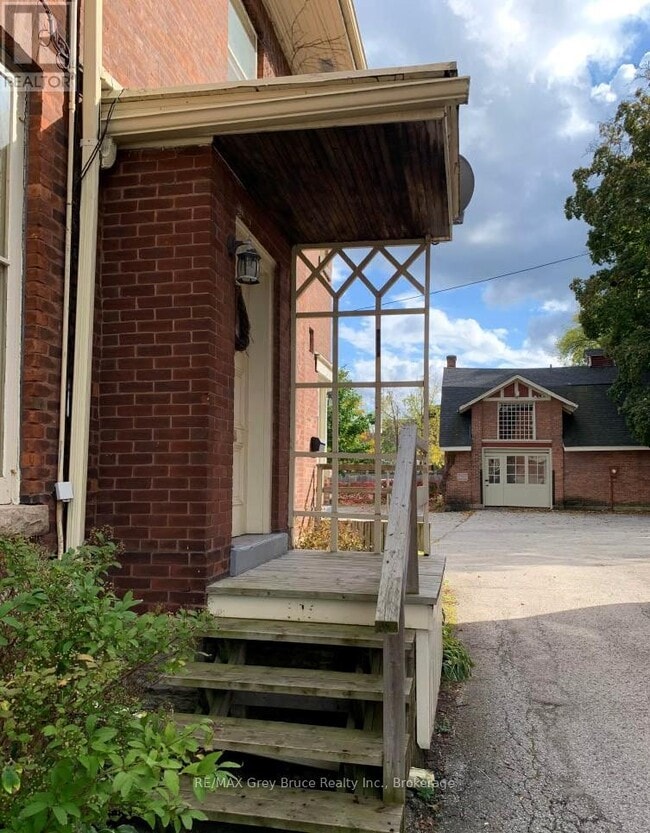 235 10th St W in Owen Sound, ON - Building Photo - Building Photo