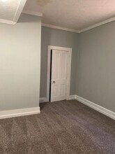 2453 W Franklin St-Unit -A in Evansville, IN - Foto de edificio - Building Photo