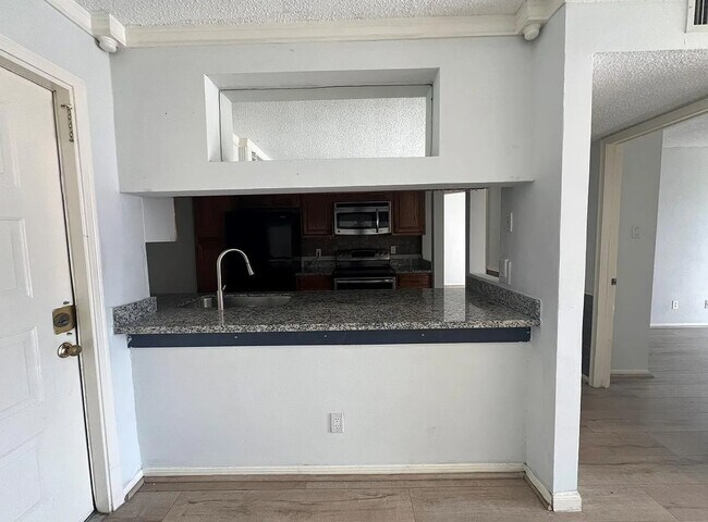 2830 S Bartell Dr in Houston, TX - Building Photo - Building Photo