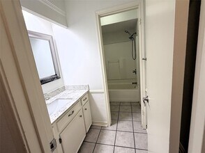 6902 Sandy Knolls Dr in Spring, TX - Building Photo - Building Photo