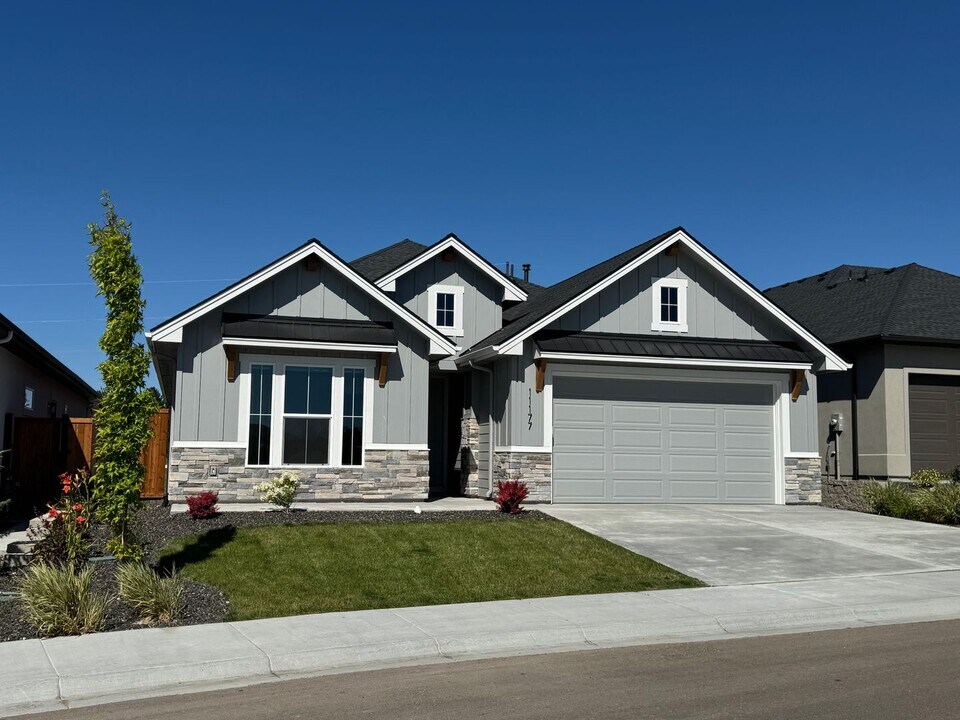 11177 S Saylis Wy in Kuna, ID - Building Photo