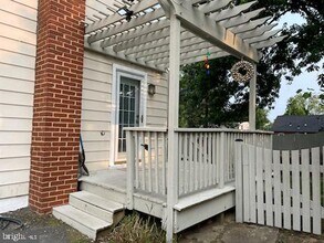 1015 Veirs Mill Rd in Rockville, MD - Building Photo - Building Photo