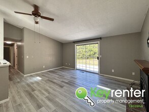 611 Rice Ct in Steilacoom, WA - Building Photo - Building Photo