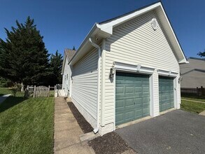 815 Aztec Dr in Frederick, MD - Building Photo - Building Photo