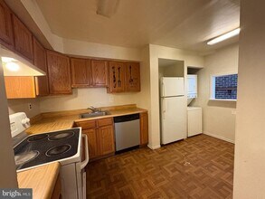 1007 Timber Creek Rd in Lindenwold, NJ - Building Photo - Building Photo
