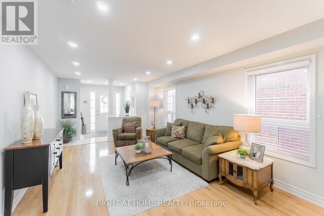 63 Feint Dr in Ajax, ON - Building Photo - Building Photo