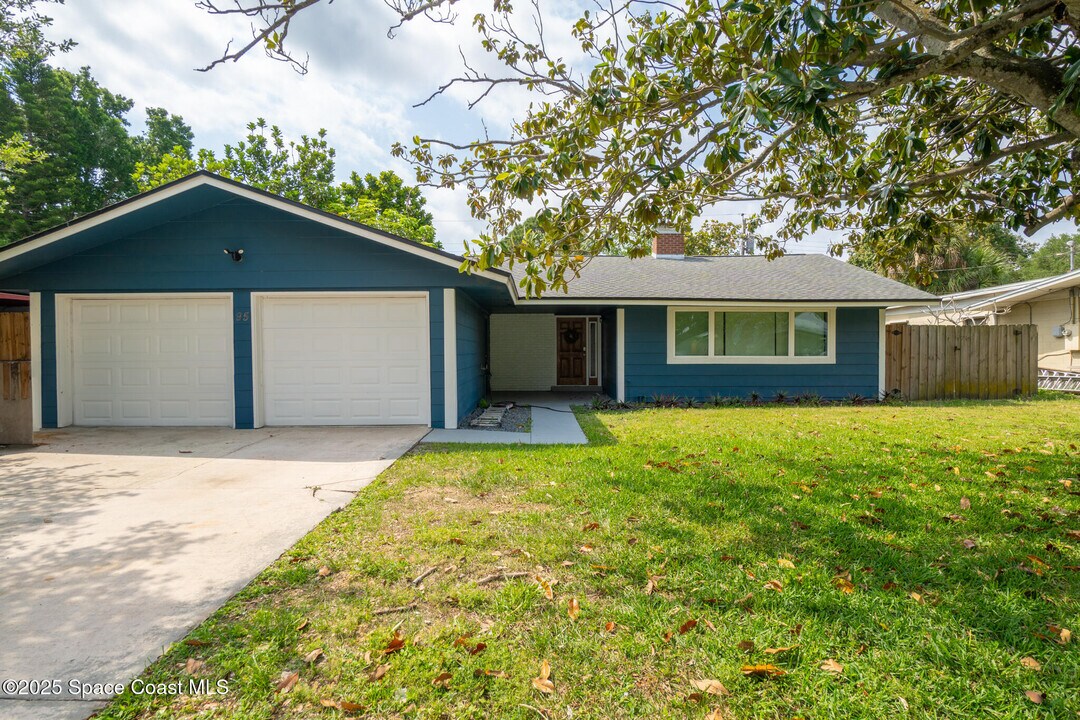 95 S Tropical Way in Merritt Island, FL - Building Photo