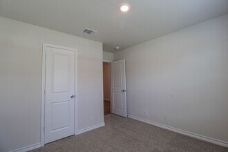 21143 Gravel St in San Antonio, TX - Building Photo - Building Photo