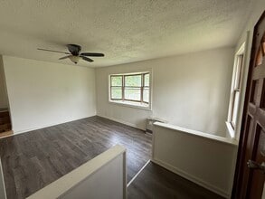 62 Pleasant St in Ware, MA - Building Photo - Building Photo