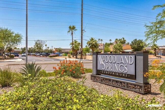 8055 E Thomas Rd in Scottsdale, AZ - Building Photo - Building Photo