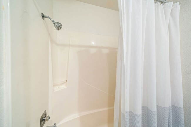 7900 NE Loowit Loop in Vancouver, WA - Building Photo - Building Photo