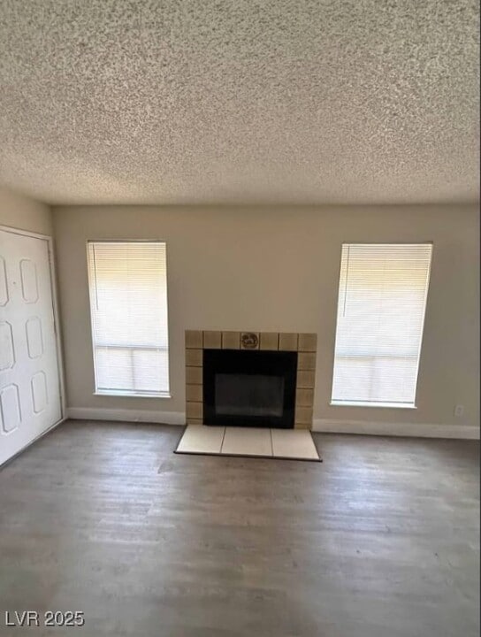 4941 Newport Cove Dr in Las Vegas, NV - Building Photo