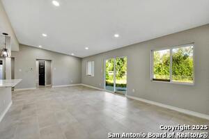 826 Chevy Chase Dr in San Antonio, TX - Building Photo - Building Photo