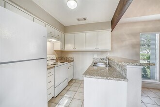 12980 Greenway Chase Ct in Houston, TX - Building Photo - Building Photo