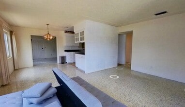 6132 7th Ave S in Gulfport, FL - Building Photo - Building Photo