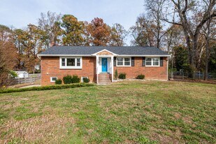 12633 Percival St in Chester, VA - Building Photo
