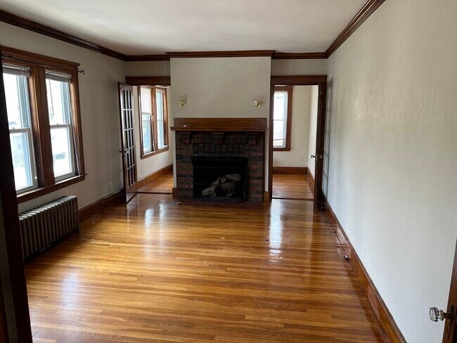 211 W 9th St in Boston, MA - Building Photo - Building Photo